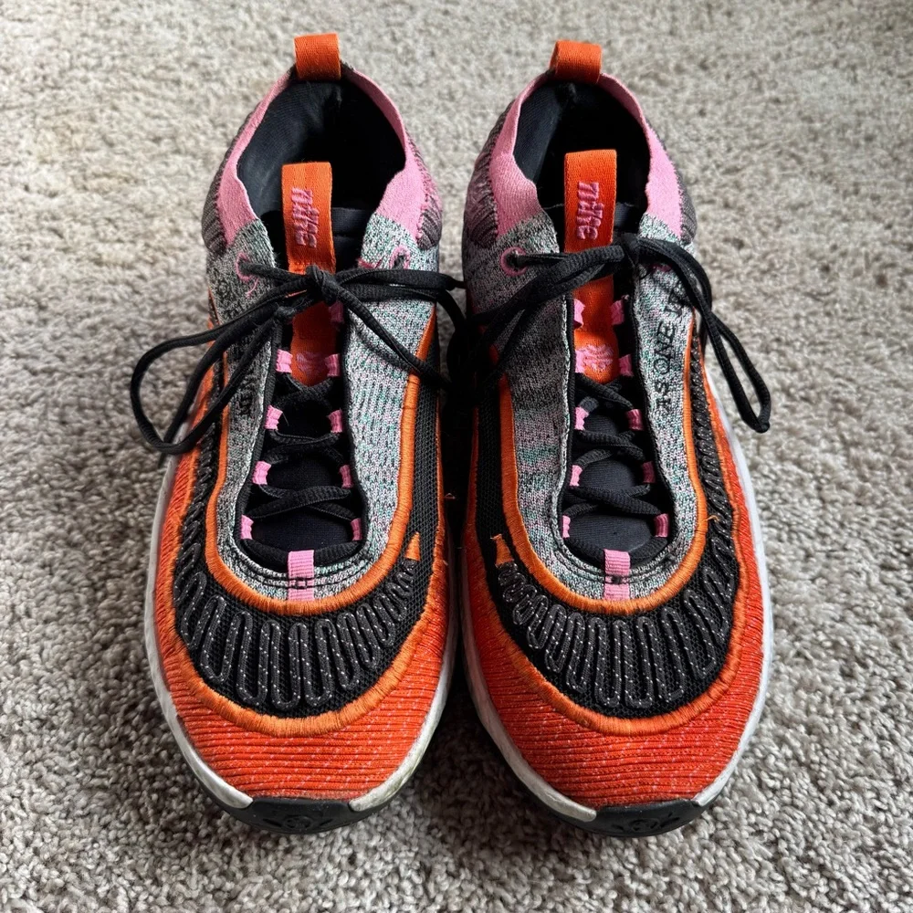 Nike Cosmic Unity 3 One We Win Men’s 9 Black and Orange Shoes